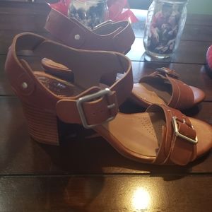 Leather Clark's artisan high heels size 9